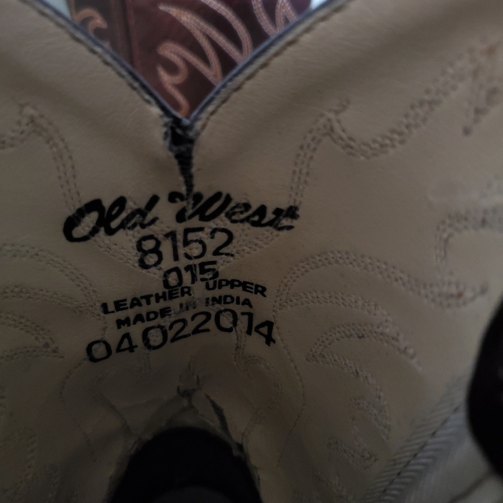 Boots - Picture 4 of 4